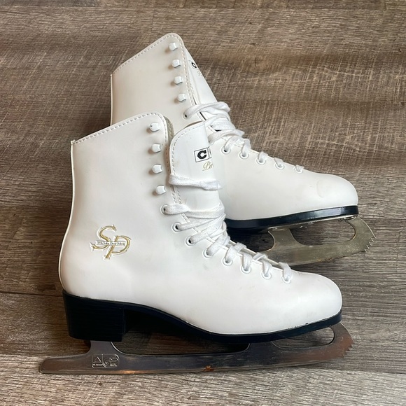 CCM Shoes - CCM Pirouette Jamie Sale&David Pelletier White Leather Figure Skates—Women’s 11